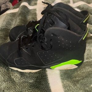 Jordan Kids Sneakers in Black and Neon Green